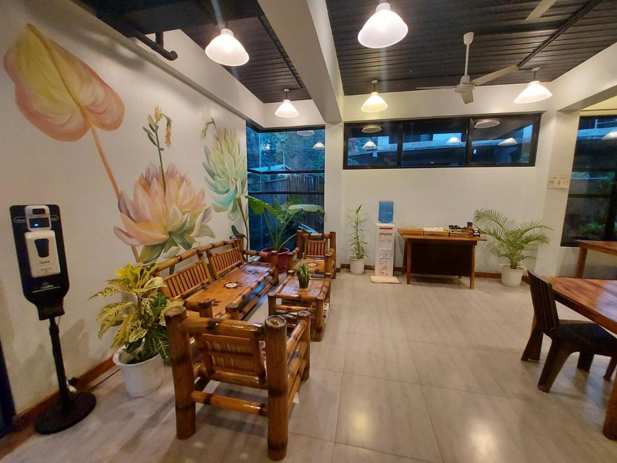 Acacia Garden Inn And Suites Корон Экстерьер фото