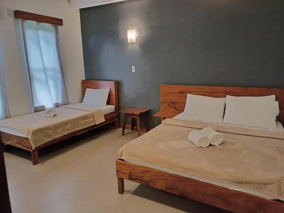 Acacia Garden Inn And Suites Корон Экстерьер фото