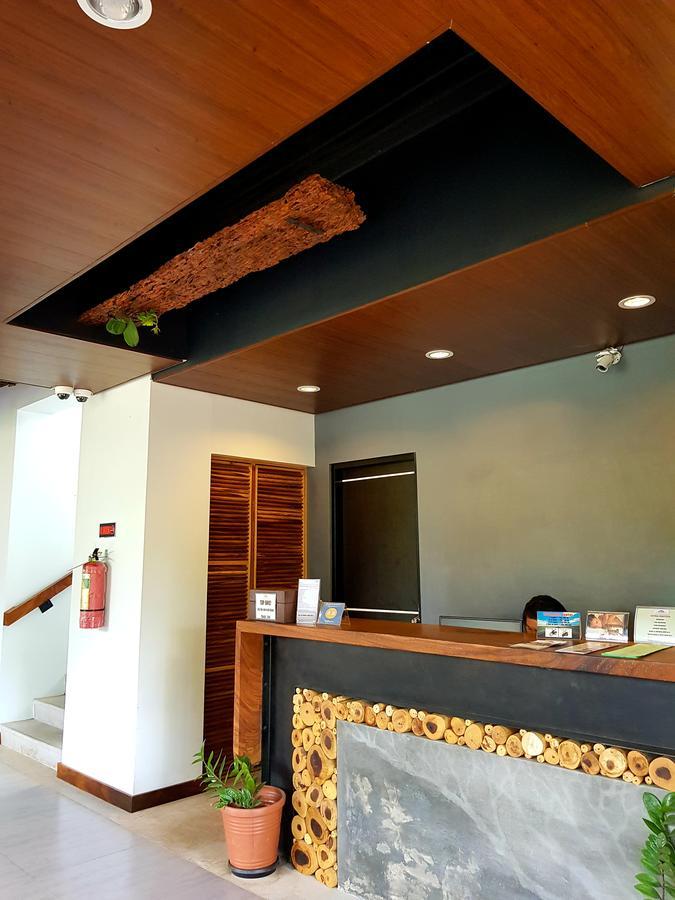 Acacia Garden Inn And Suites Корон Экстерьер фото